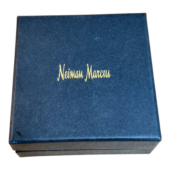 Neiman Marcus Gold Tone Hearts Rhinestone Accent Compact Mirror in Box - Picture 7 of 9